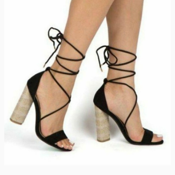 💥NIB - Black Suede & Canvas Lace Up Heeld - Picture 5 of 6